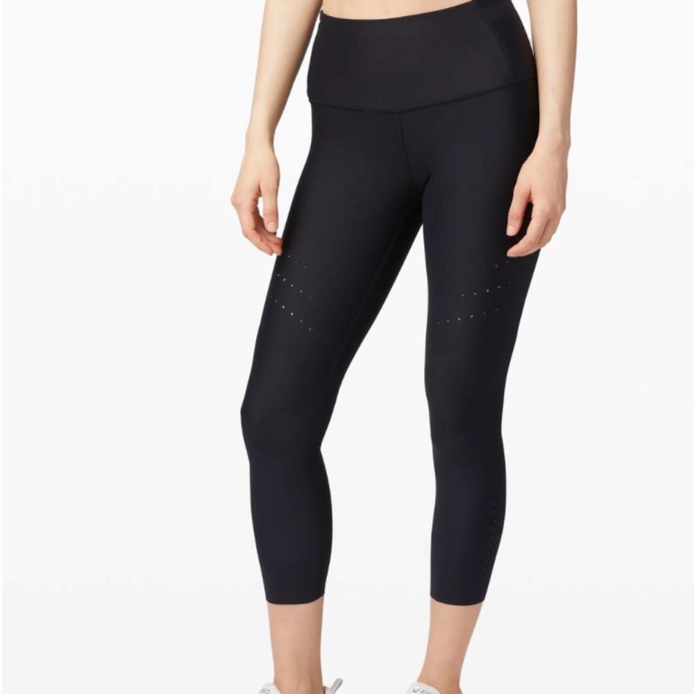 Lululemon Zoned In High Rise Crop 23” Black
